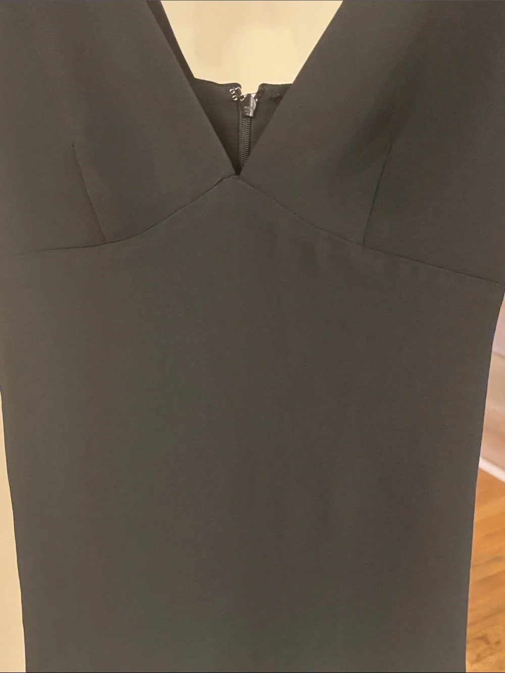 Theory Lunete Satin Back Crepe Sleeveless V-Neck Shell Top Black Petite P